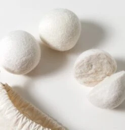 Geniet Van Gemak® | Herbruikbare Wollen Drogerballen | Wasbollen | Schaapswol | Duurzame En Energiebesparende Wasballen | 6 XL Drogerballen -Dagelijkse Benodigdheden Winkel 1159x1200 1