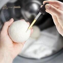 Merkloos Droger Ballen XL 6 Stuks Inclusief Lavendelolie – Zero Waste Dryer Balls - Duurzaam – Wasverzachter – Herbruikbare Drogerballen – Droogt De Was Sneller – Tiny Panda 13 Merkloos Droger Ballen XL 6 Stuks Inclusief Lavendelolie – Zero Waste Dryer Balls - Duurzaam – Wasverzachter – Herbruikbare Drogerballen – Droogt De Was Sneller – Tiny Panda -Dagelijkse Benodigdheden Winkel 1200x1200 1087
