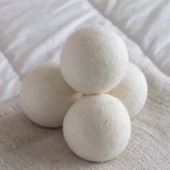 Apeiron Drogerballen - Droogballen - 6 XL Wasbollen - Droger - Duurzaam - Wasmachine - Wasverzachter - Energie Besparen - Zero Waste - Schapenvacht - Wol 15 Apeiron Drogerballen - Droogballen - 6 XL Wasbollen - Droger - Duurzaam - Wasmachine - Wasverzachter - Energie Besparen - Zero Waste - Schapenvacht - Wol -Dagelijkse Benodigdheden Winkel 1200x1200 1135