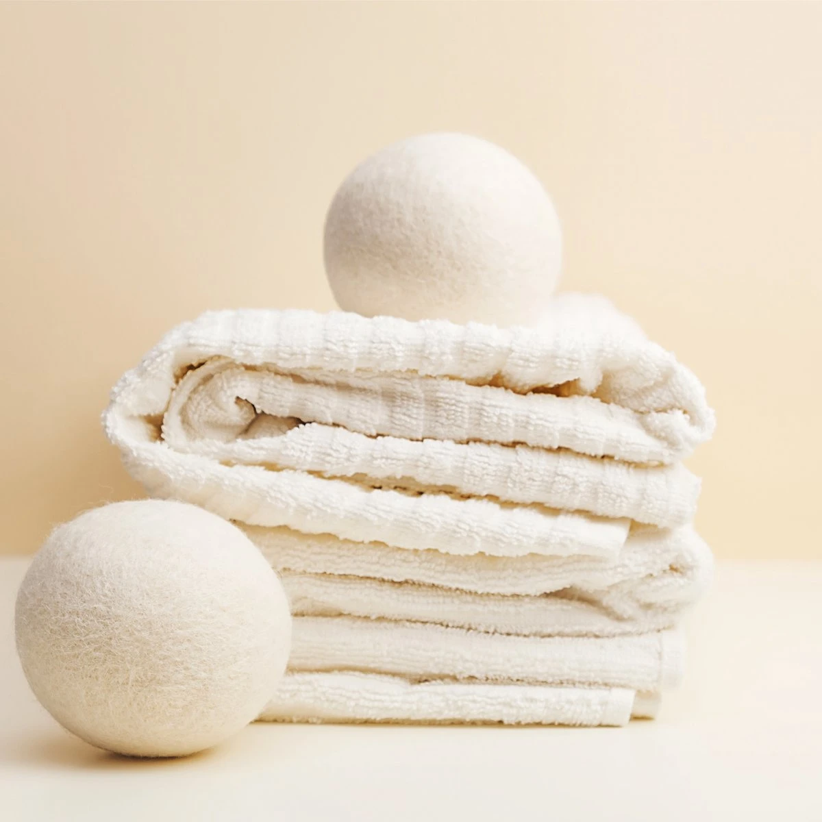 Apeiron Drogerballen - Droogballen - 6 XL Wasbollen - Droger - Duurzaam - Wasmachine - Wasverzachter - Energie Besparen - Zero Waste - Schapenvacht - Wol 8 Apeiron Drogerballen - Droogballen - 6 XL Wasbollen - Droger - Duurzaam - Wasmachine - Wasverzachter - Energie Besparen - Zero Waste - Schapenvacht - Wol - Afbeelding 8