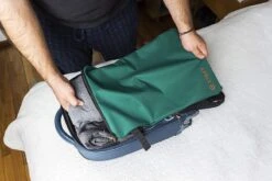 STNKY Pro Edition - Wasbare Sport, Reis- En Wastas - Groen - 13 Liter - Geurloos -Dagelijkse Benodigdheden Winkel 1200x800