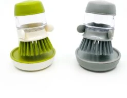 In Round Afwasborstel Met Zeepdispenser / Zeepreservoir – Inclusief Houder – Grijs – Afwas Borstel – Zeep Handborstel – Doseerpomp – Afwasmiddel Dispenser – Navulbaar -Dagelijkse Benodigdheden Winkel 1200x935 1