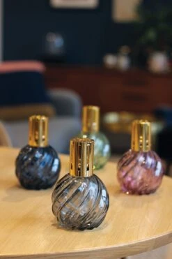 Ashleigh & Burwood Lampenolie Geurolie - Freesia & Orchid 250 Ml -Dagelijkse Benodigdheden Winkel 800x1200 12